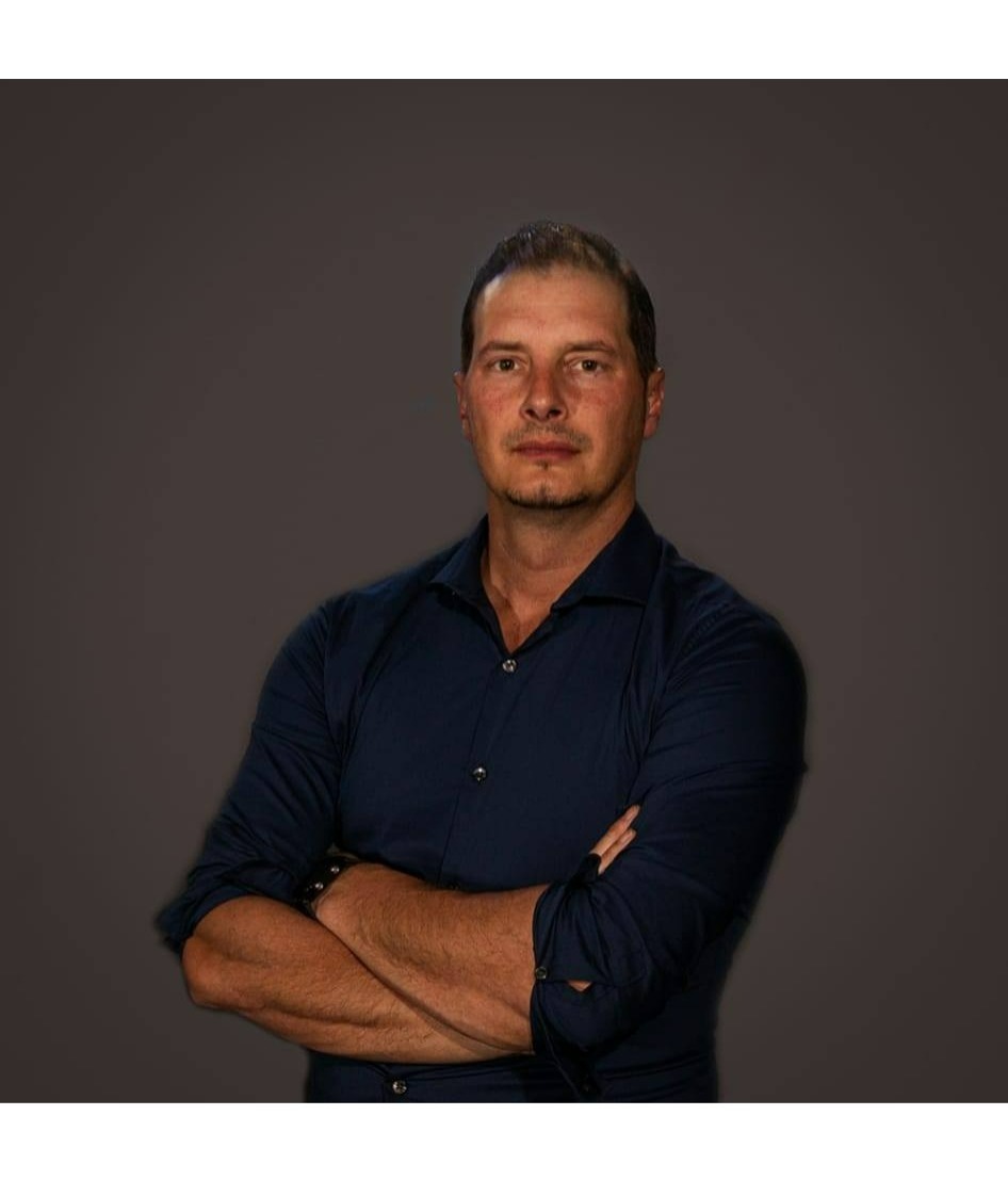 Aaron Toth